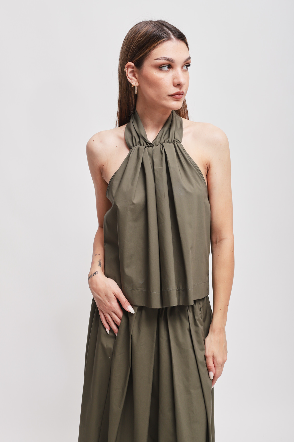 TOP IN COTONE CON SCOLLO ALL'AMERICANA